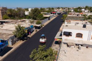 Realizan reencarpetado en la calle Hernio Pérez, en la colonia Aquiles Serdán