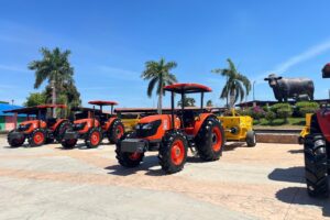 Entrega gobernador Rocha apoyos en equipamiento por 10 mdp al sector ganadero