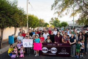 “Por fin se volteó a ver para acá”: entrega Ayuntamiento 8 calles pavimentadas en Hacienda del Río