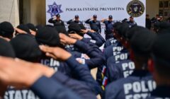 La SSP Sinaloa entrega constancias y reconocimientos a 46 policías estatales que culminan su curso del GOES