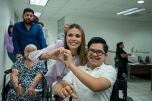 Alcaldesa Ana Miriam Ramos Villarreal y DIF Culiacán realizan entrega de 25 sillas de ruedas para mejorar la calidad de vida de familias culiacanenses